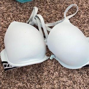 Victoria’s Secret Wear Everywhere Push Up Bra